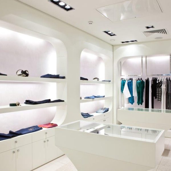 (4)